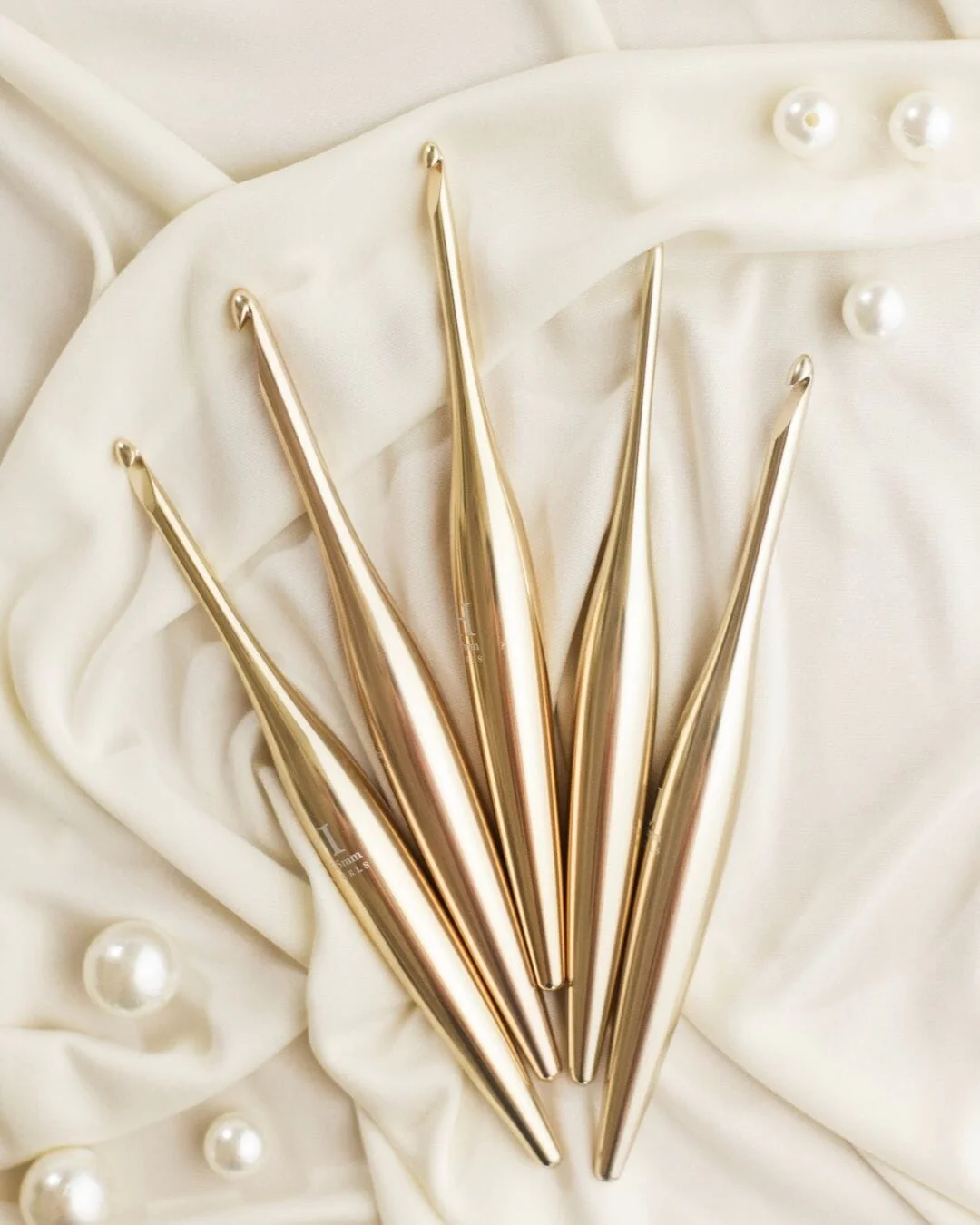Gold Streamline Metal Crochet Hooks - Image 4