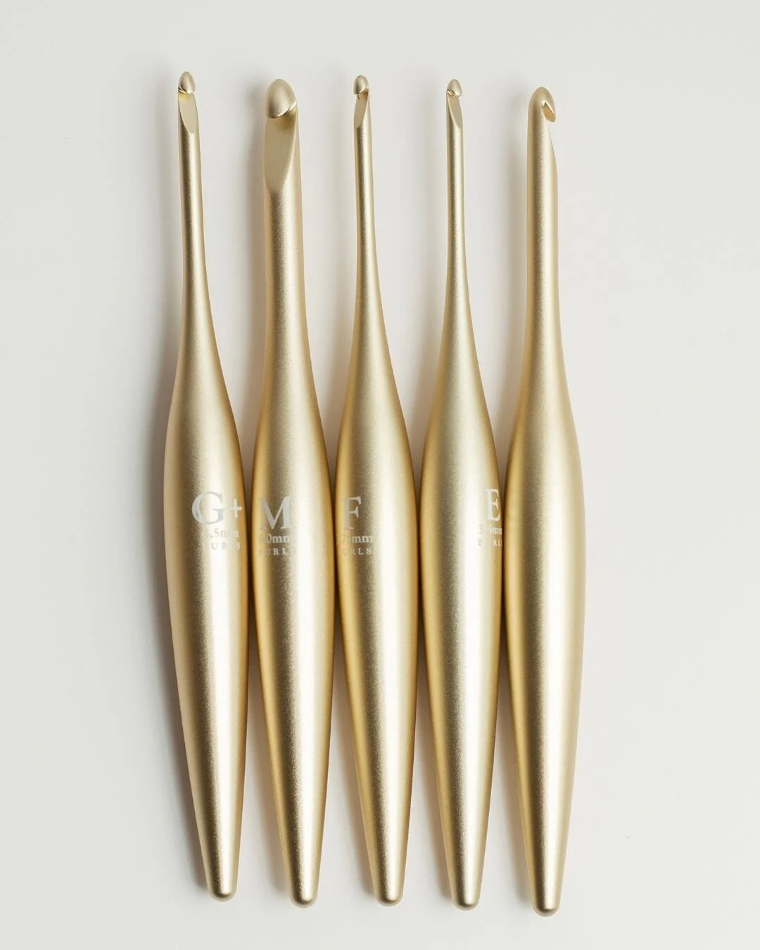 Gold Streamline Metal Crochet Hooks - Image 5