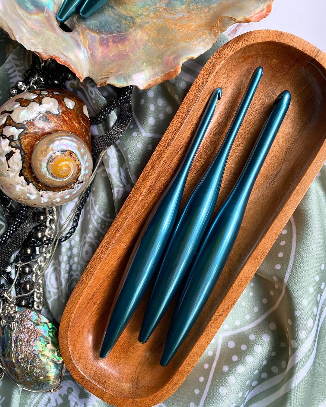 Tempest Blue Streamline Metal Polished Crochet Hooks - Image 3