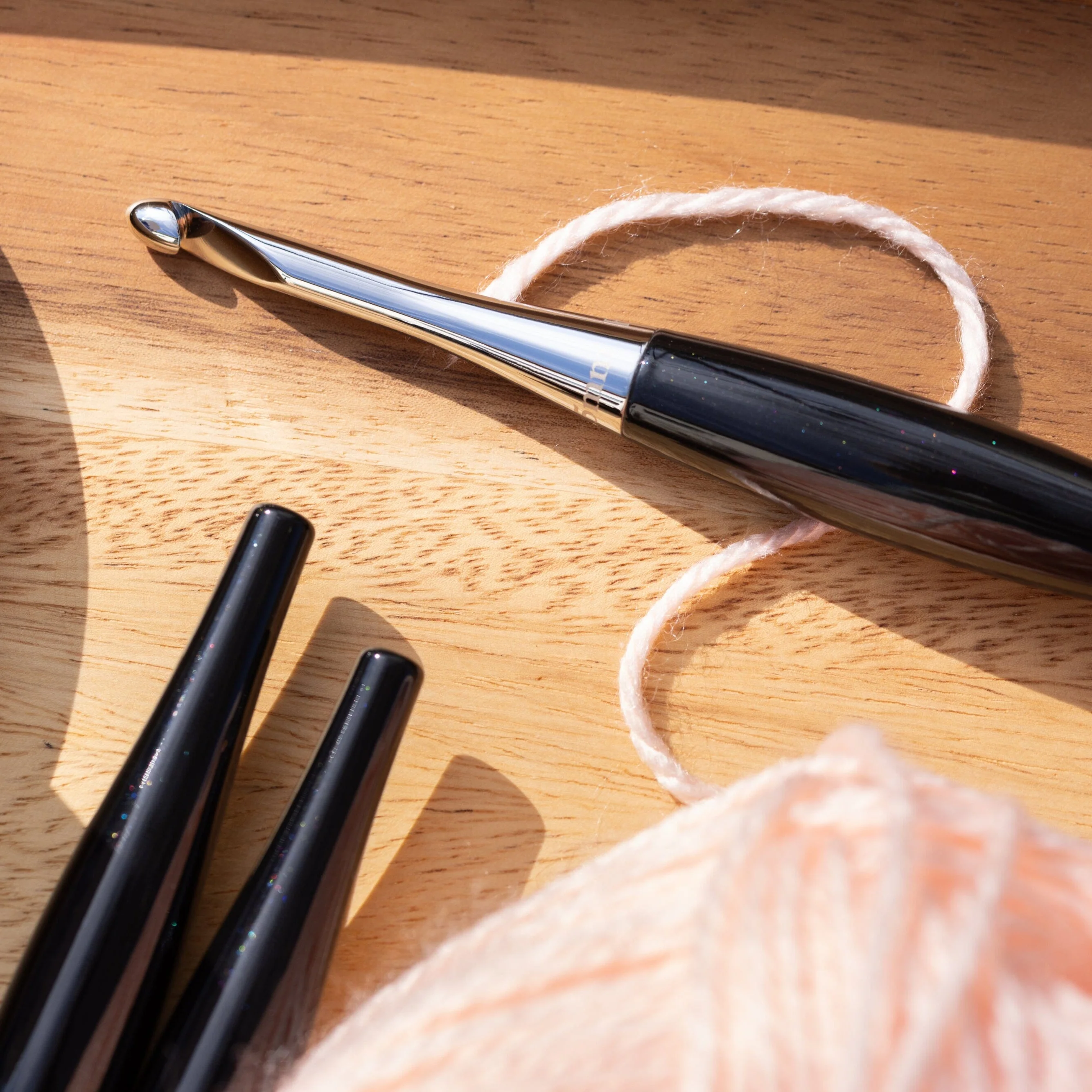 Odyssey® II Crochet Hook in Noir - Image 4