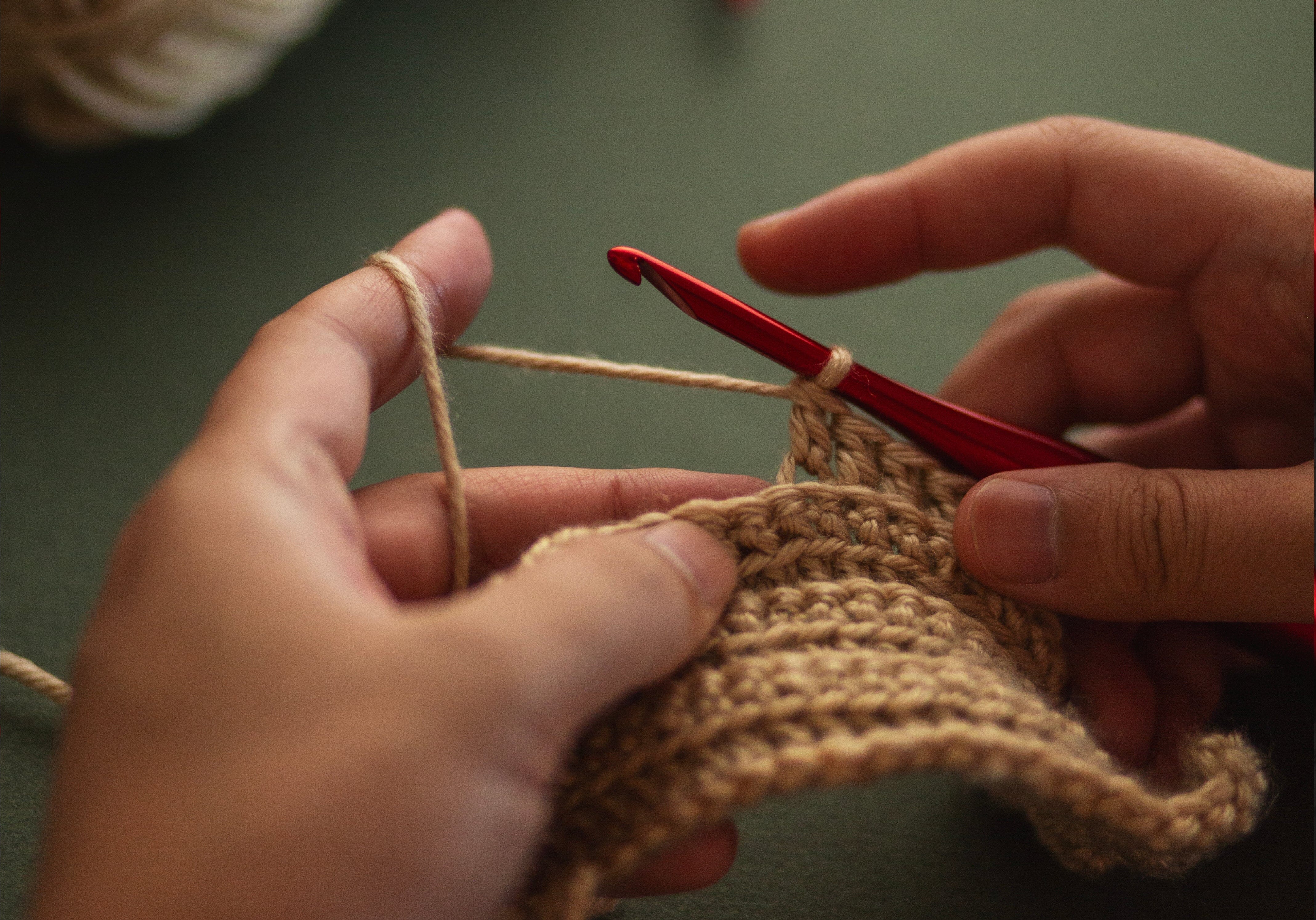Limited Edition Red Streamline Metal Crochet Hooks - Image 3